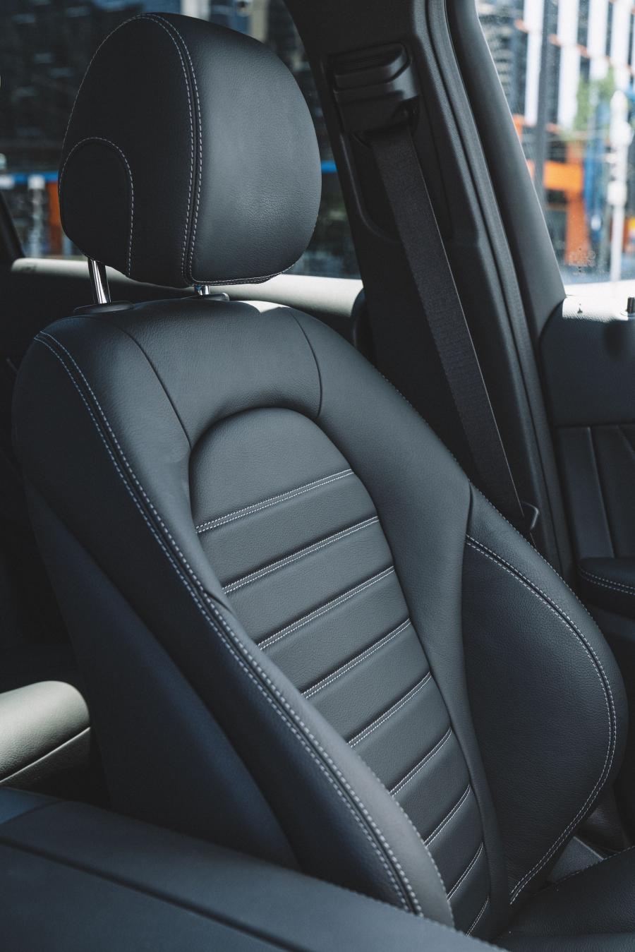 Интерьер Mercedes-Benz GLC200 AMG Line (X253) 2019 года  (AU) (фото 17 из 40)